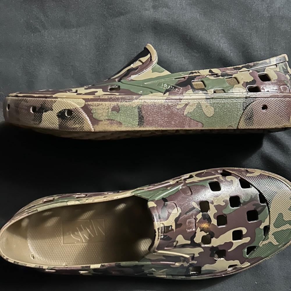 Vans Men's Green Camouflage Slip-Ons
